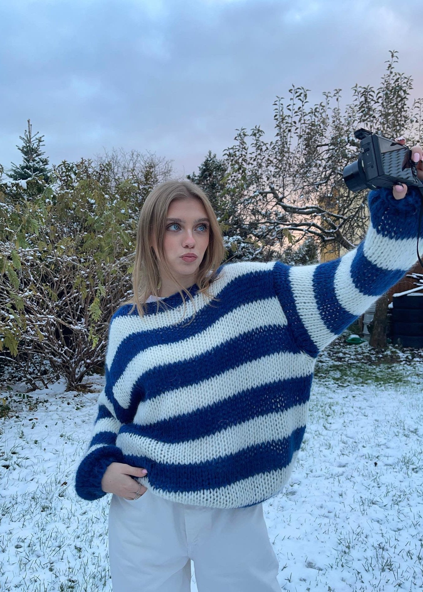 Gebreide knit trui - losse damestrui met ontspannen pasvorm - Bakkermode.nl