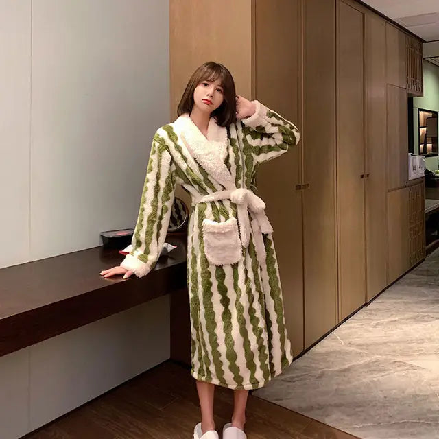 Dames badjas van luxe pluche fleece - voor ultieme ontspanning thuis en in de spa