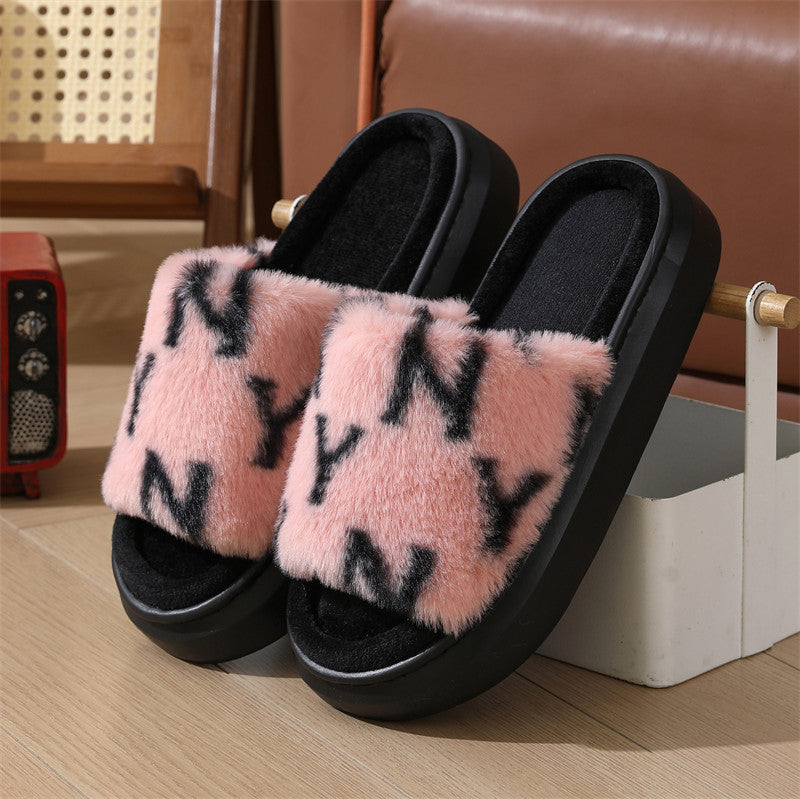 Trendy pantoffels - dames huis slippers met letters patroon en faux fur - Bakkermode.nl
