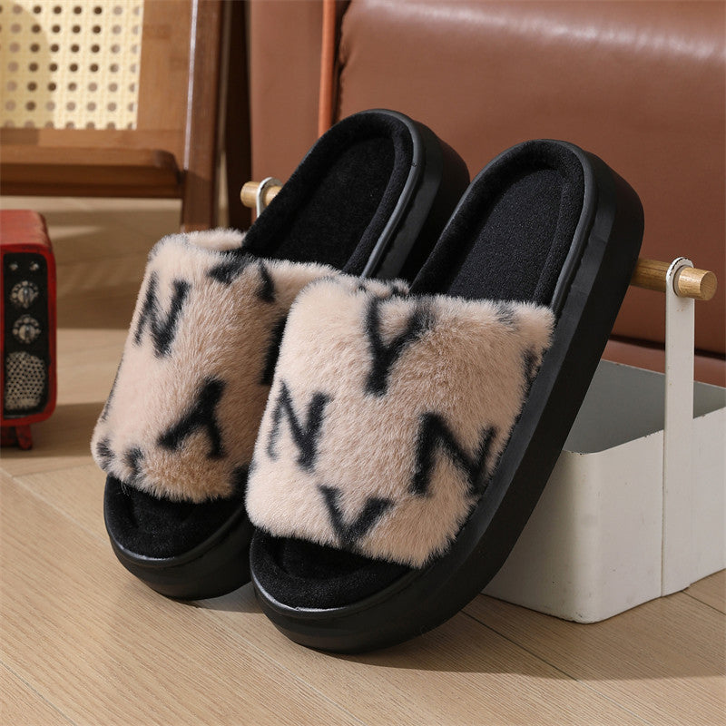 Trendy pantoffels - dames huis slippers met letters patroon en faux fur - Bakkermode.nl