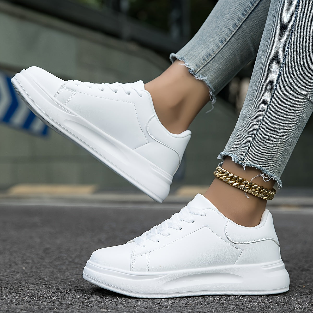 Dames leren sneakers - stijlvolle witte lage trainers - Bakkermode.nl