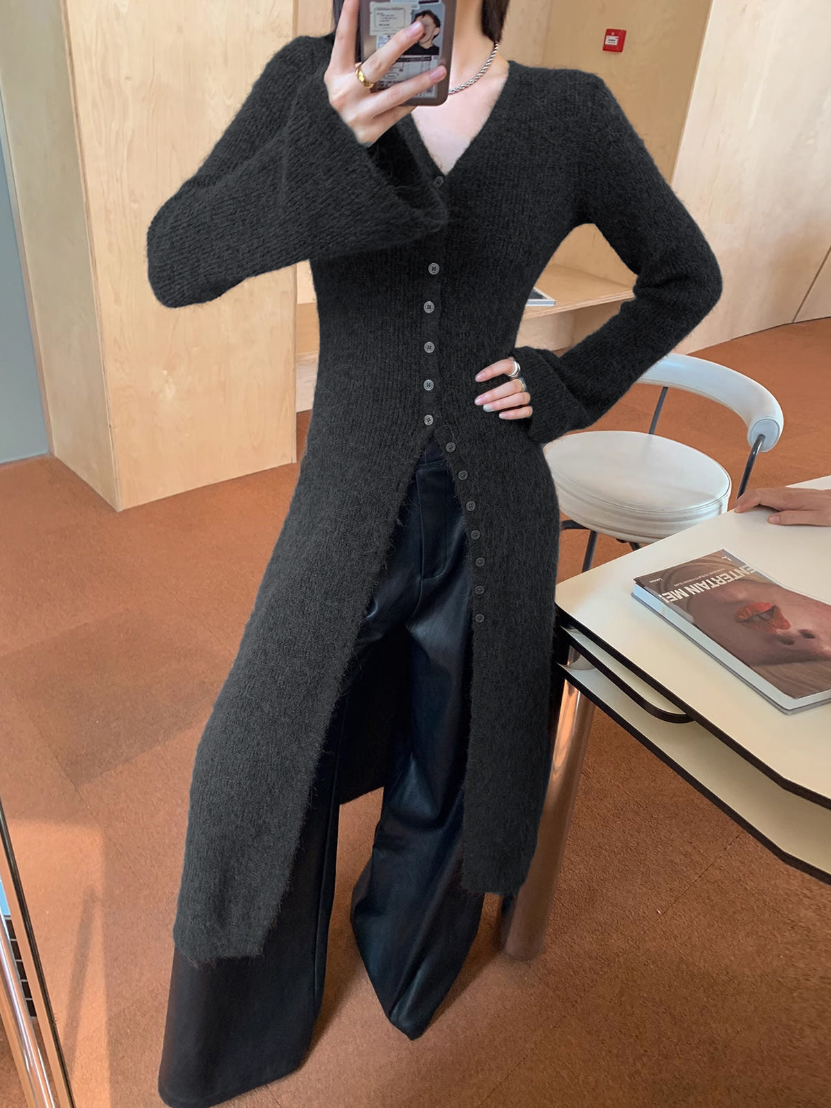 V-hals split-breasted sweaterjurk - gebreide jurk met stijlvolle pasvorm - Bakkermode.nl