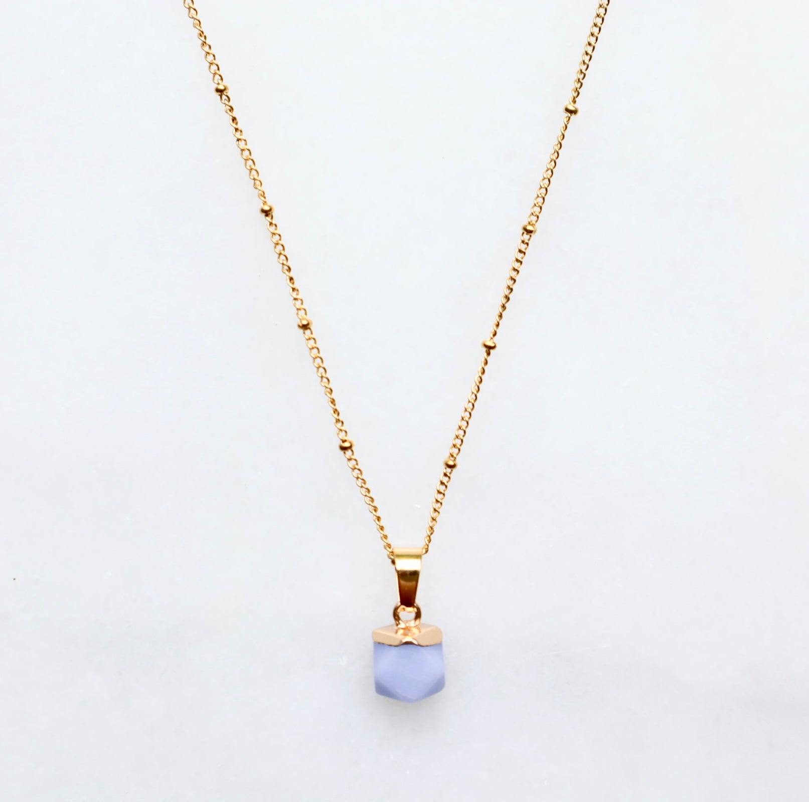 Blauwe agaat ketting - elegante gouden kettinghanger voor vrouwen