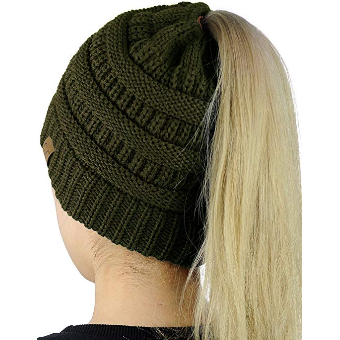Trendy gebreide beanie met paardenstaartopening - dames winteraccessoire