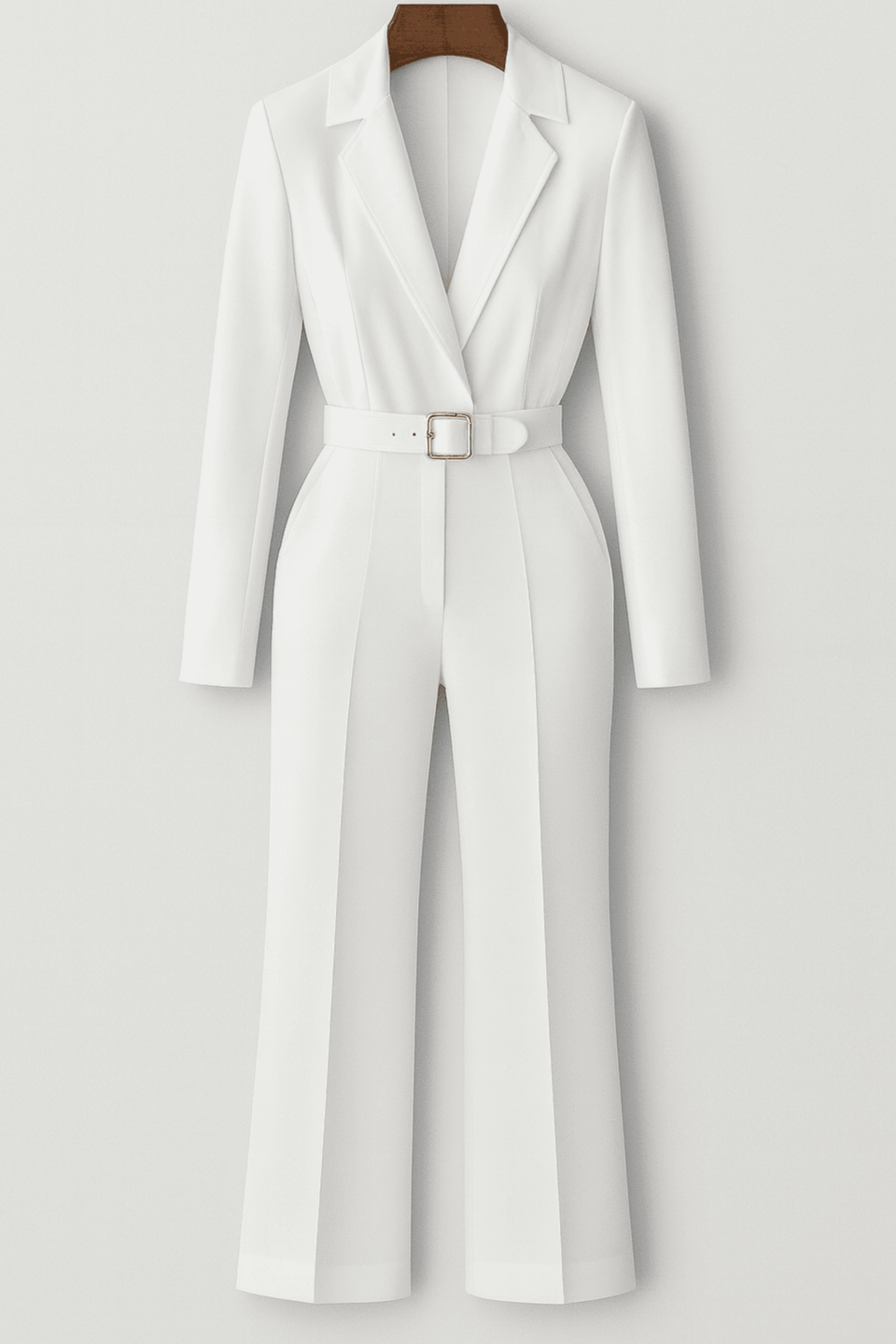 Dames tailored jumpsuit met riem in elegant wit - chique kantoorkleding voor verfijnde evenementen