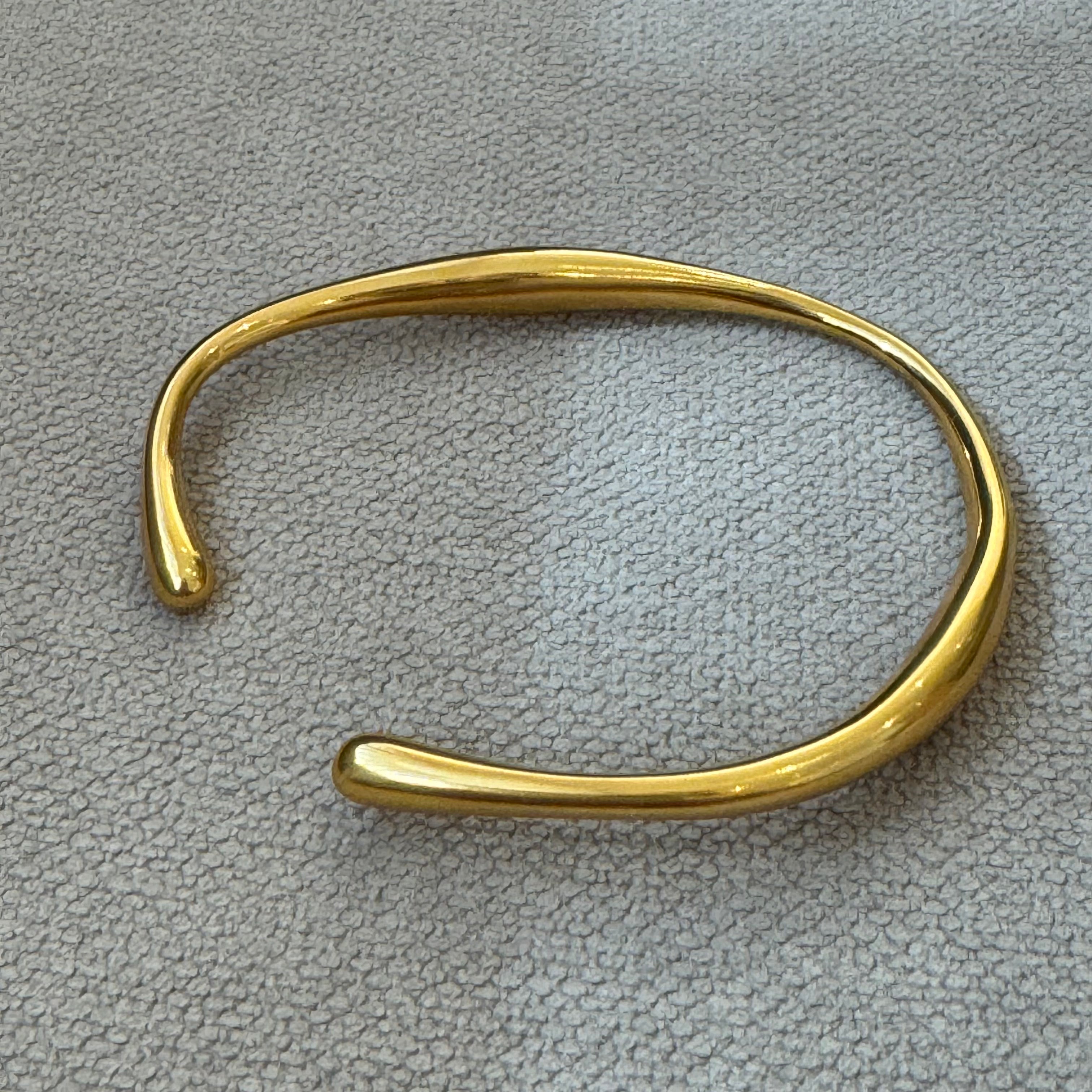 Dames gouden armband - een verfijnde accessoire voor een avondje uit