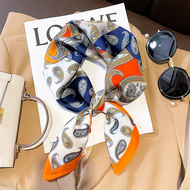 Zijden sjaal - elegante zwarte en crèmewitte accessoire voor dames - Bakkermode.nl