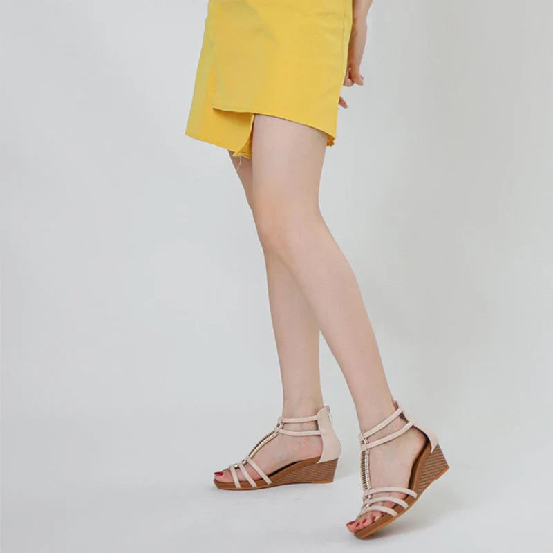 Witte sleehaksandalen met kruisbanden - Bakkermode.nl