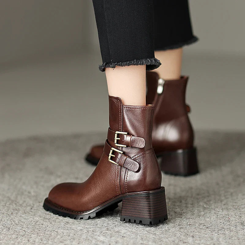 Winter leren enkellaarzen dames – zijrits en dikke hak - Bakkermode.nl