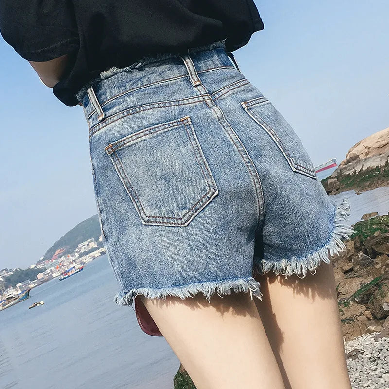 Hoge taille denim shorts met rafels - Bakkermode.nl