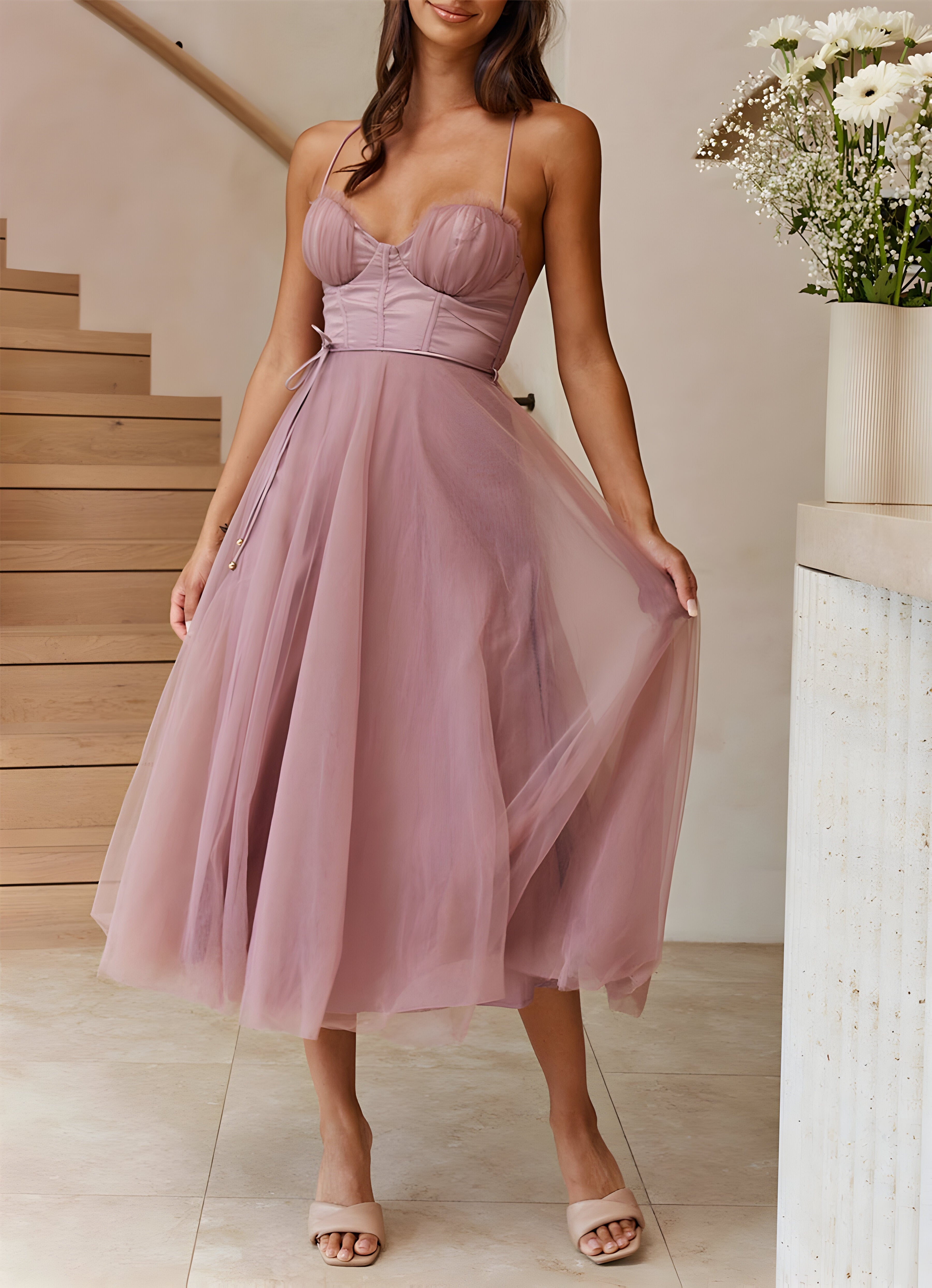 Dames cocktailjurk met elegante tule gelaagd ontwerp - stijlvolle avondmode