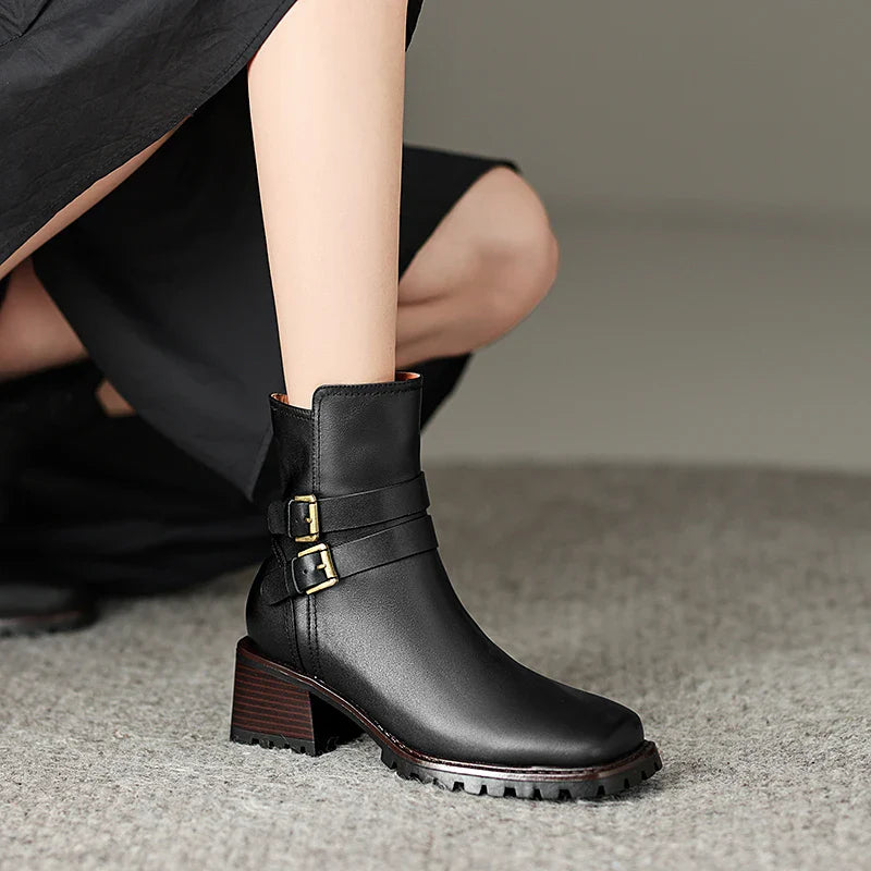 Winter leren enkellaarzen dames – zijrits en dikke hak - Bakkermode.nl