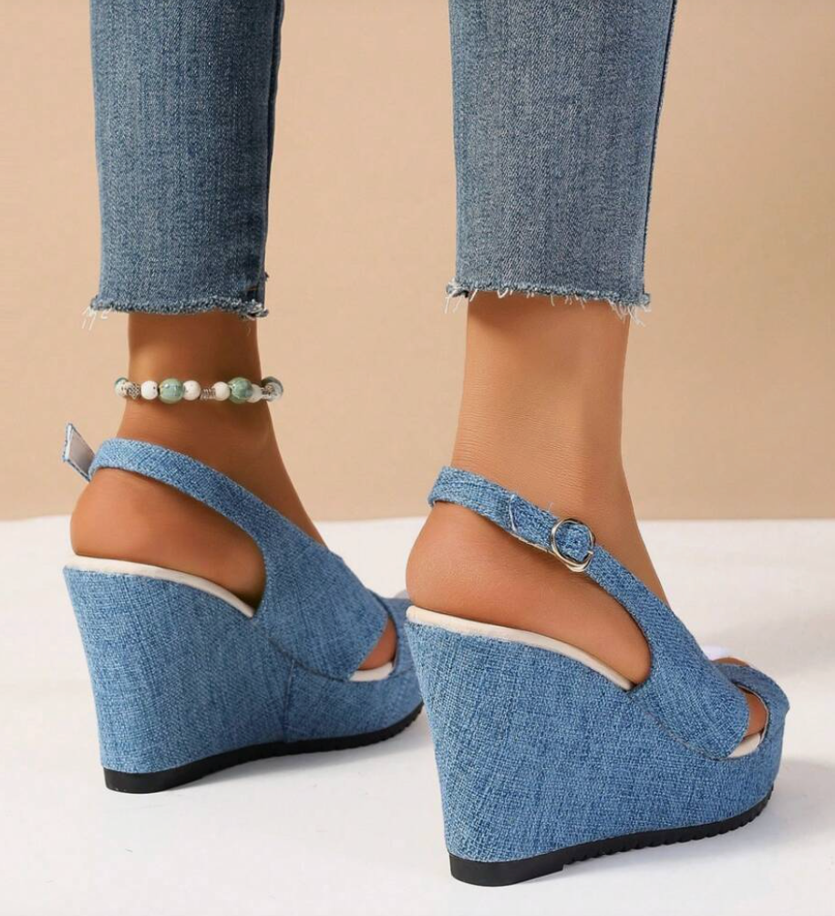 Comfortabele denim sleehak sandalen - Bakkermode.nl