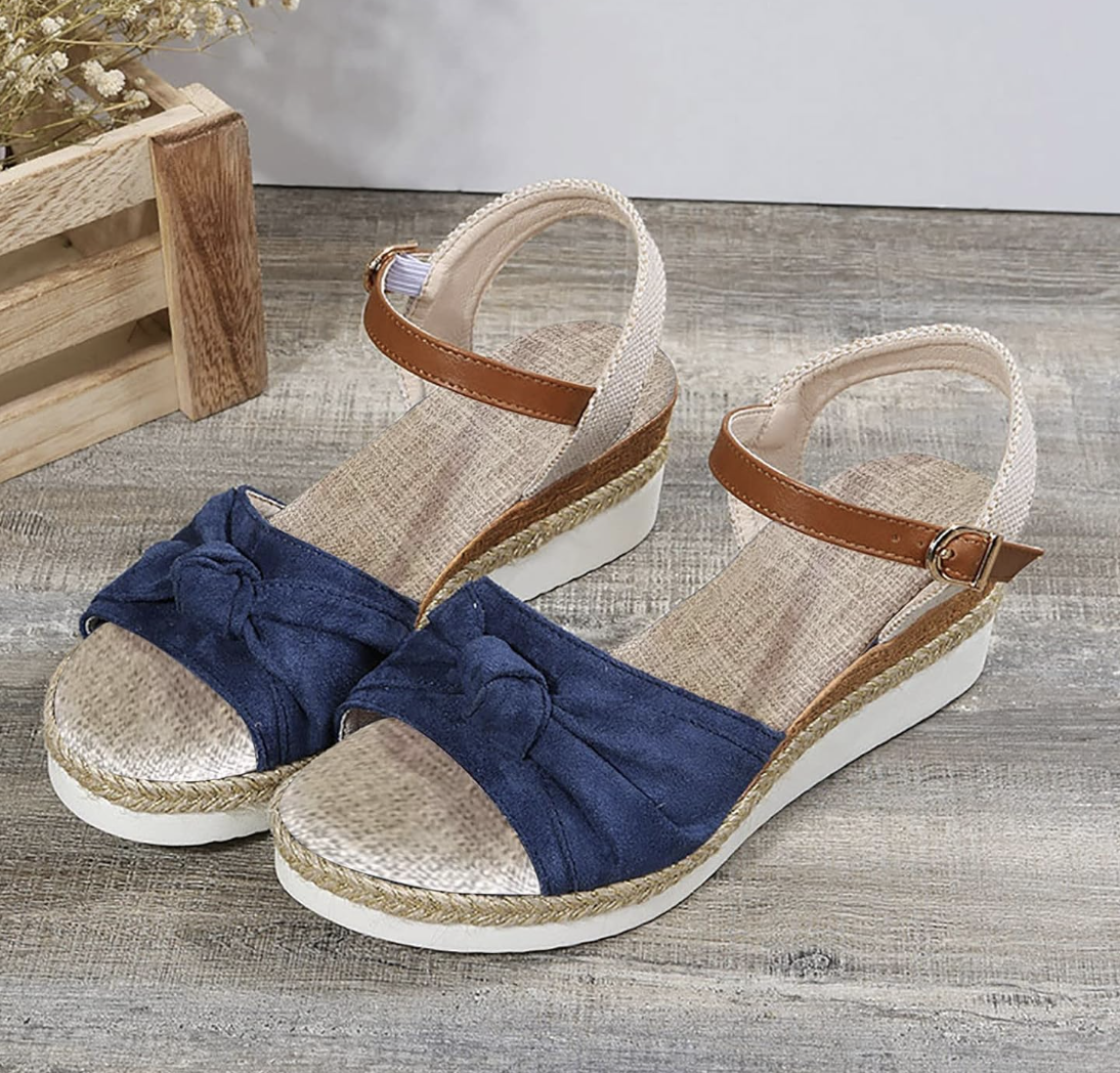 Marineblauwe en bruine sleehaksandalen - Bakkermode.nl