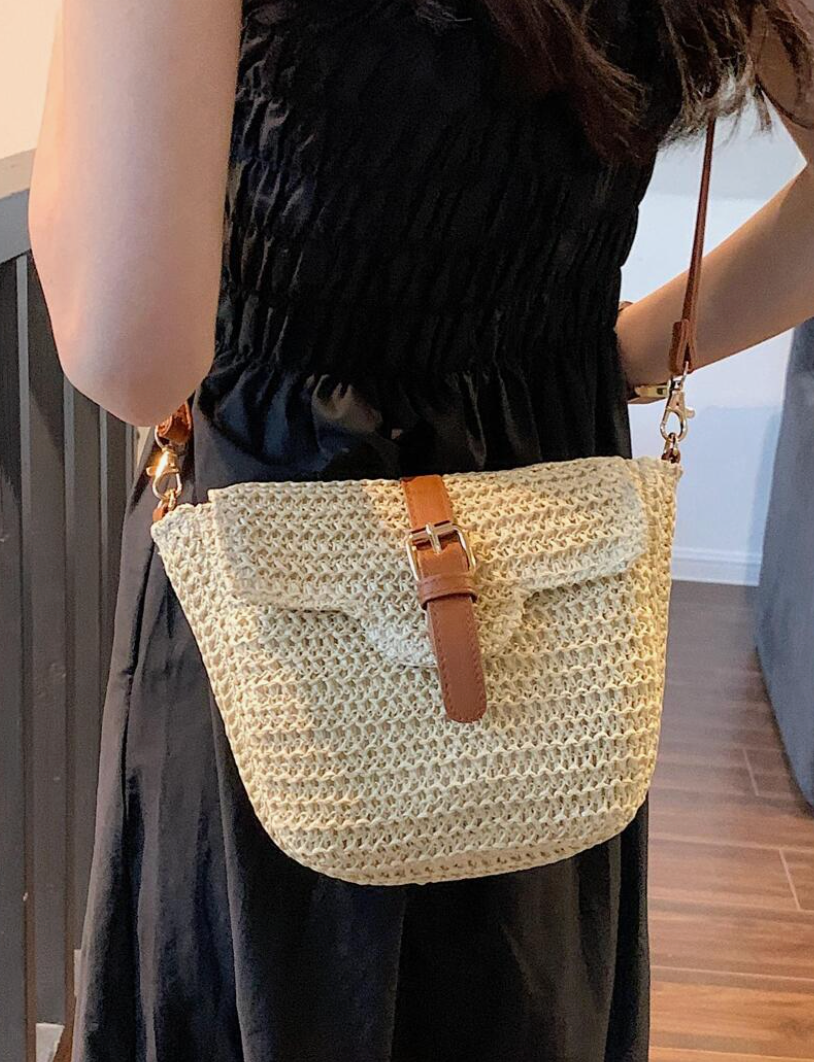 Gehaakte schoudertas met leren riem - Bakkermode.nl