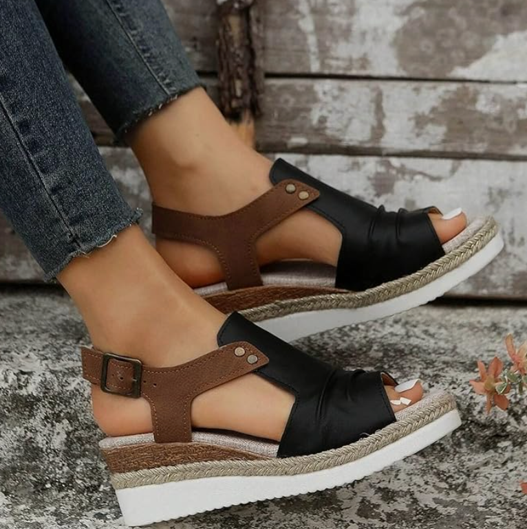 Zwarte en bruine sleehaksandalen - Bakkermode.nl