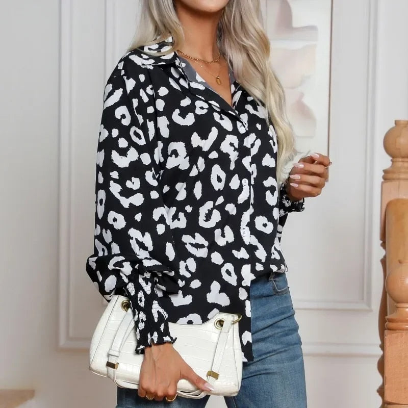 Dames blouse met luipaardprint - stijlvolle zwart-witte blouse met lange mouwen
