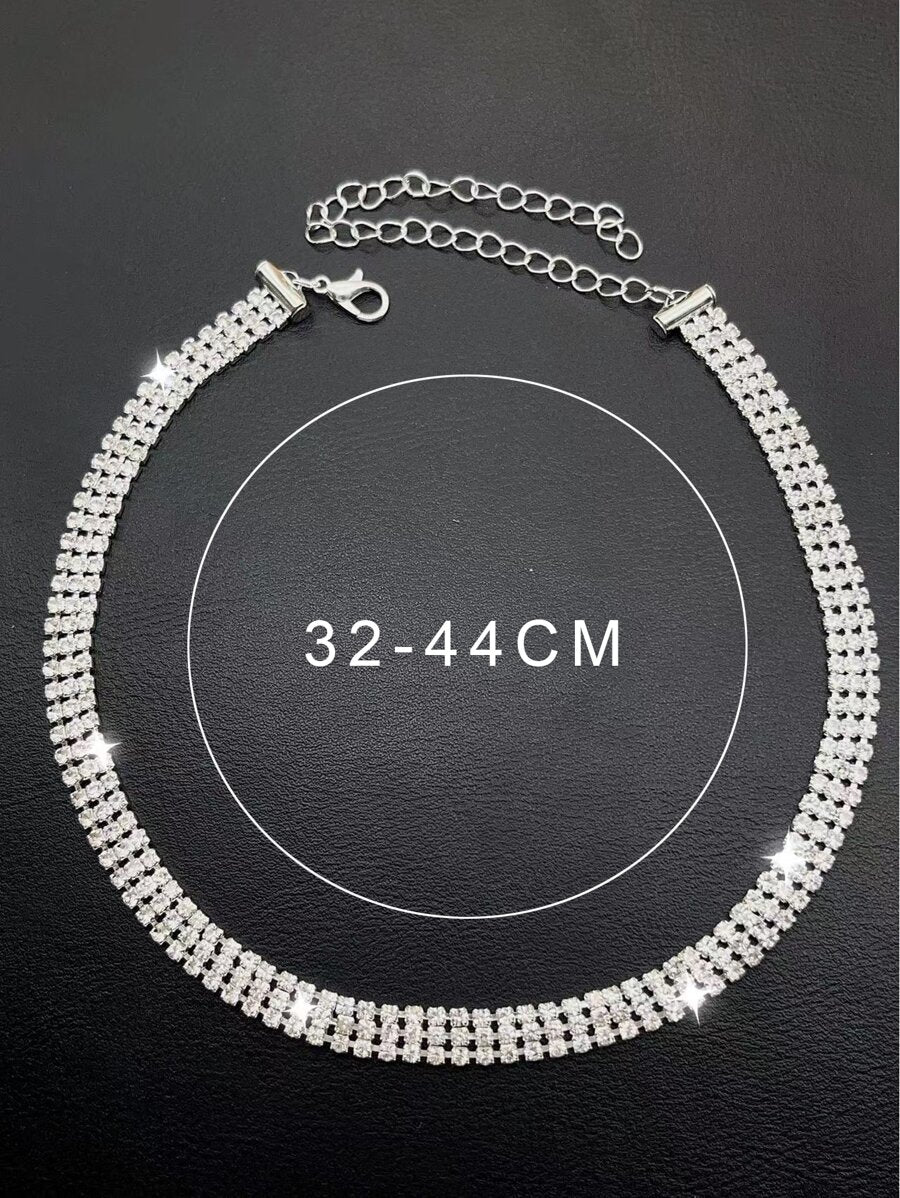 Verwen jezelf met een elegante rhinestone choker - stijlvolle zilveren halsketting voor dames