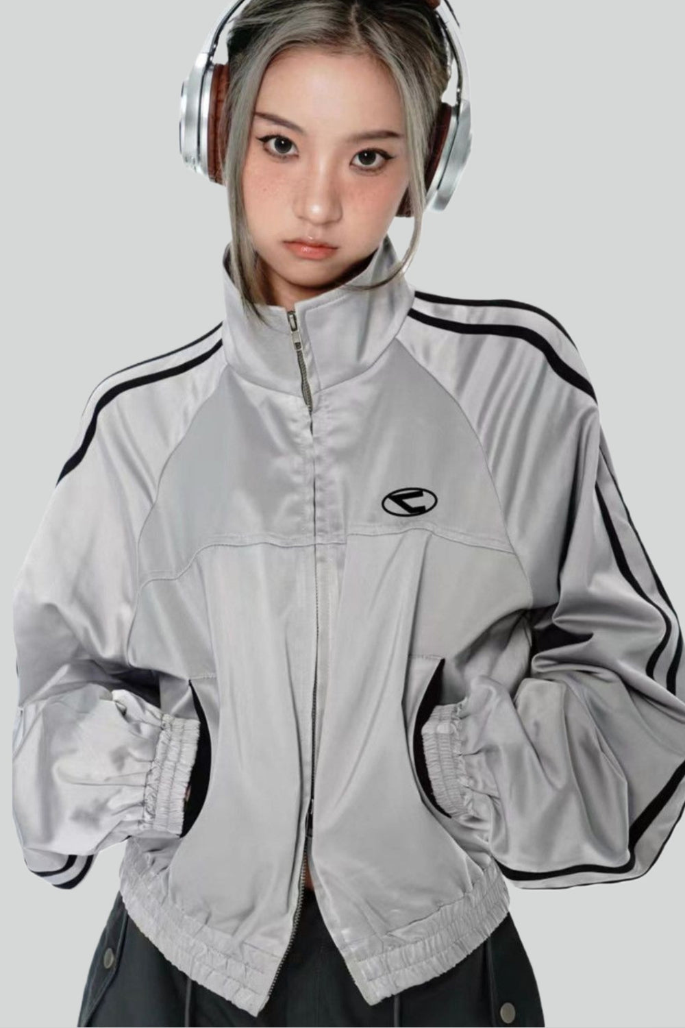 Chique grijs dames sportjack voor casual uitjes - stijlvolle zip-up long sleeve top