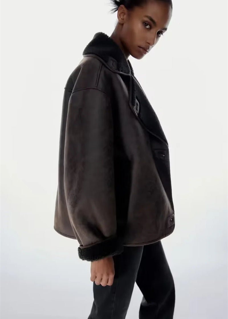 Damesjas van imitatieleer - stijlvol in bruin - Bakkermode.nl