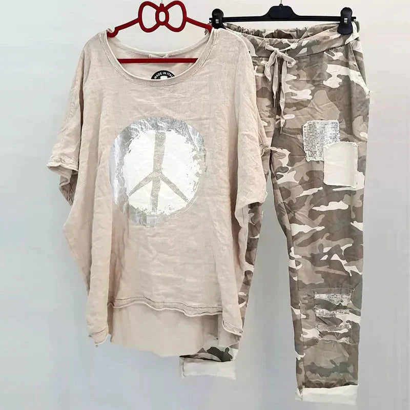 2-delige casual set voor dames – ontspannen t-shirt met camouflage broek