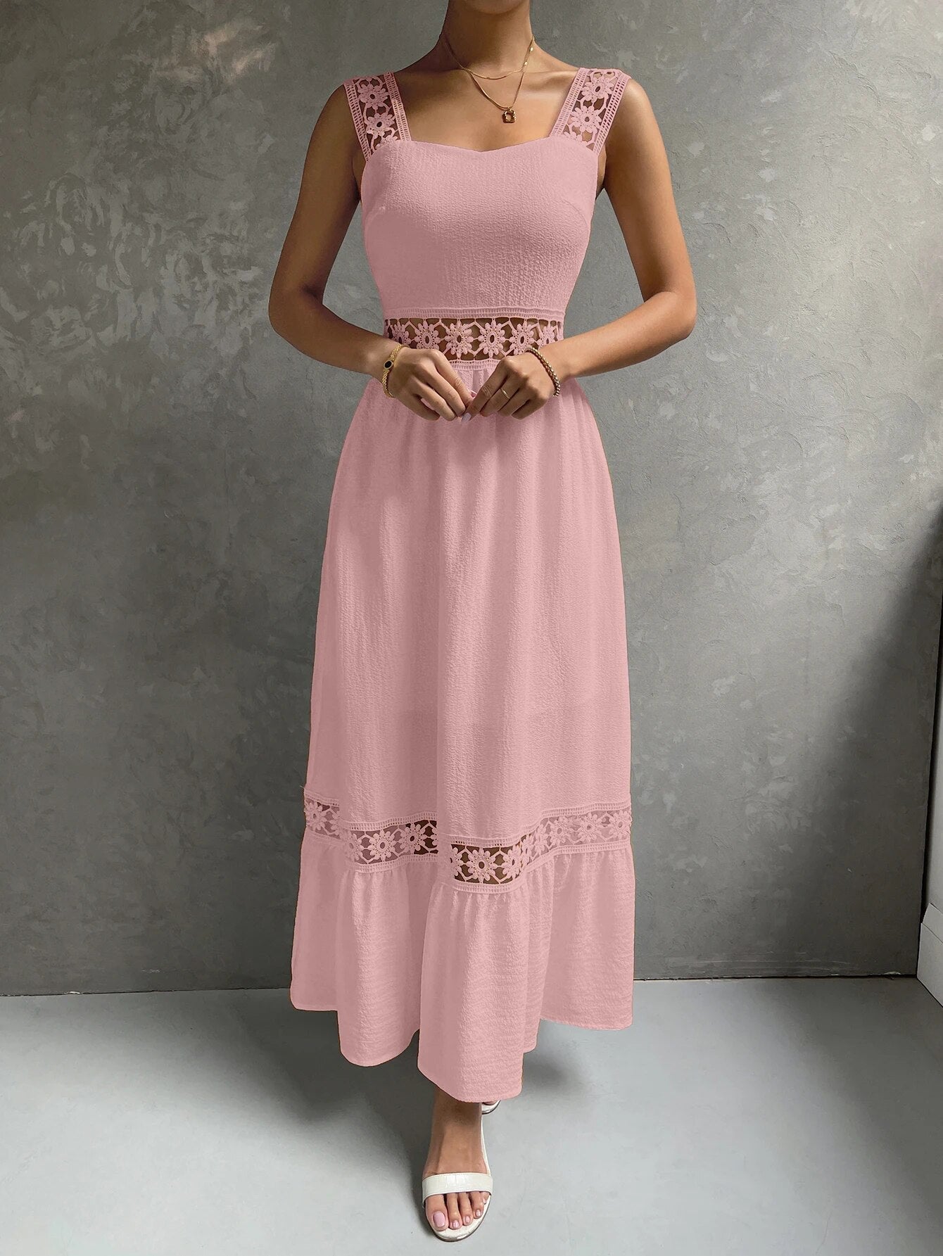 Dames maxi-jurk met kanten details - elegante outfit voor zomerse avonden