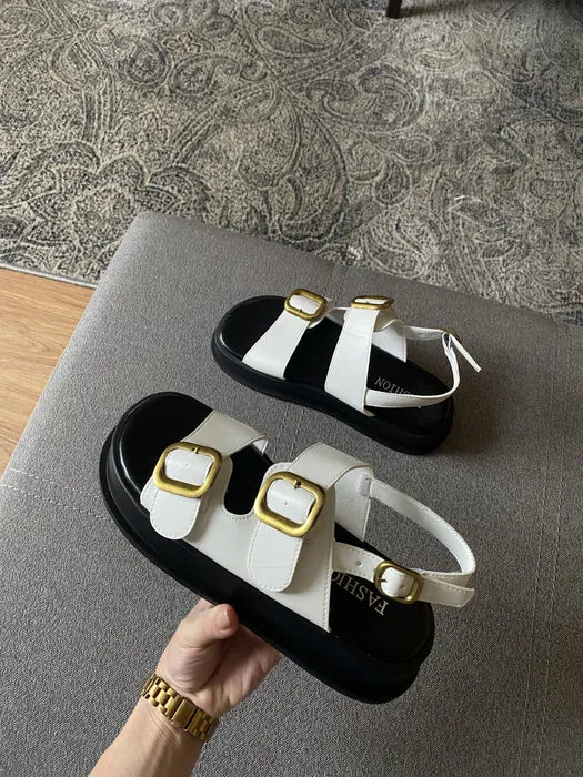 Witte sandalen met dubbele gespen - Bakkermode.nl