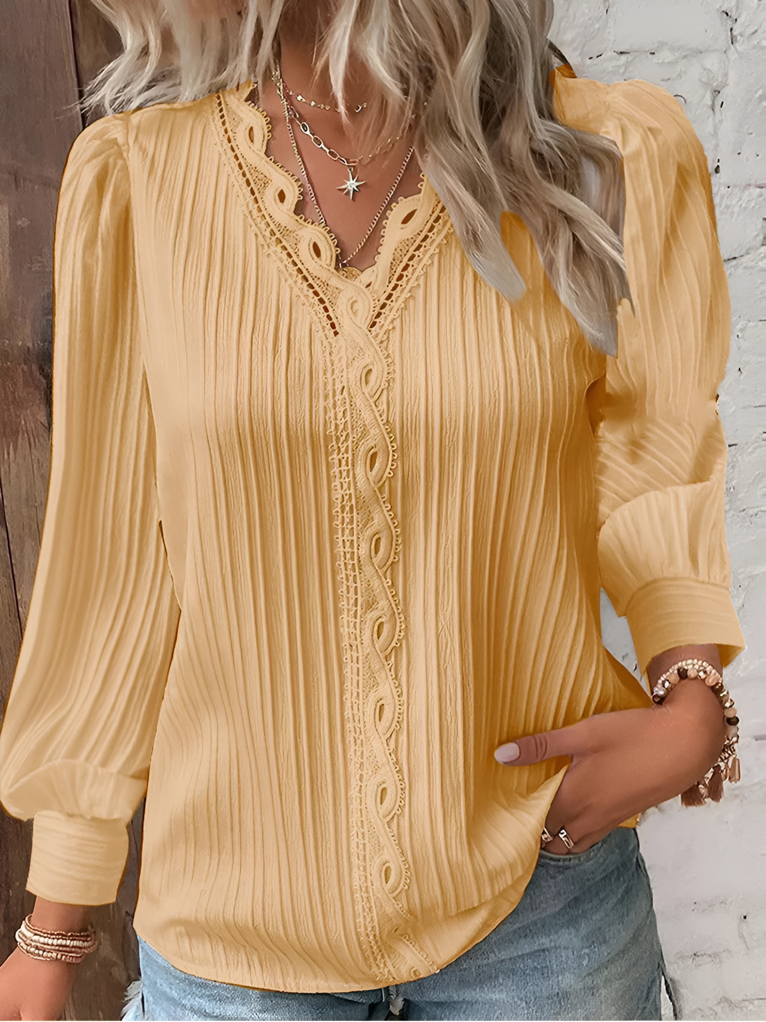 Vrouwenblouse van lichte chiffon voor casual uitjes - elegante plooidetails voor veelzijdig dragen