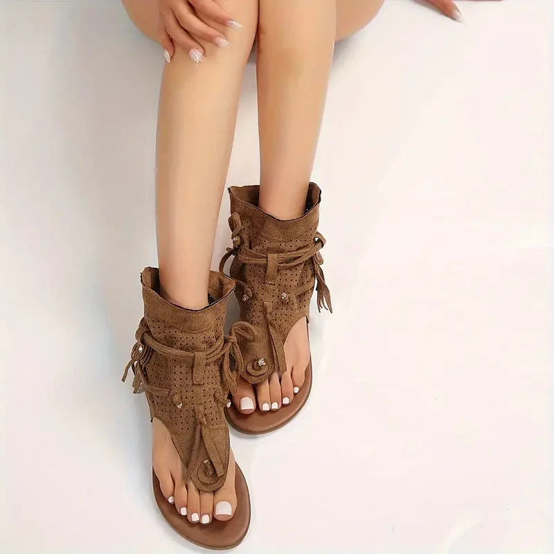 Bruine sandalen met franjes en veters - Bakkermode.nl