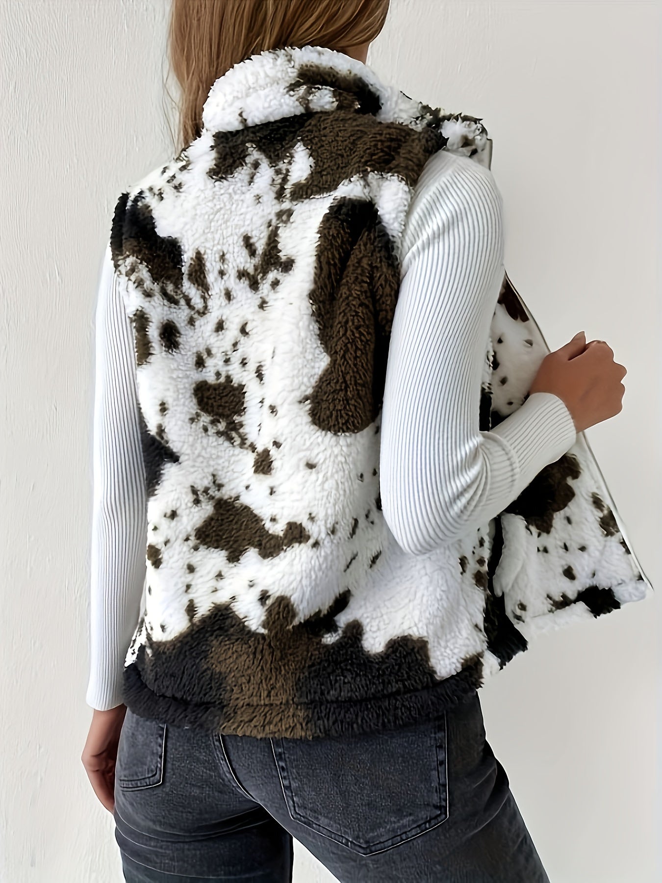 Zachte fleece vest voor dames - trendy koeienprint laagjesstuk
