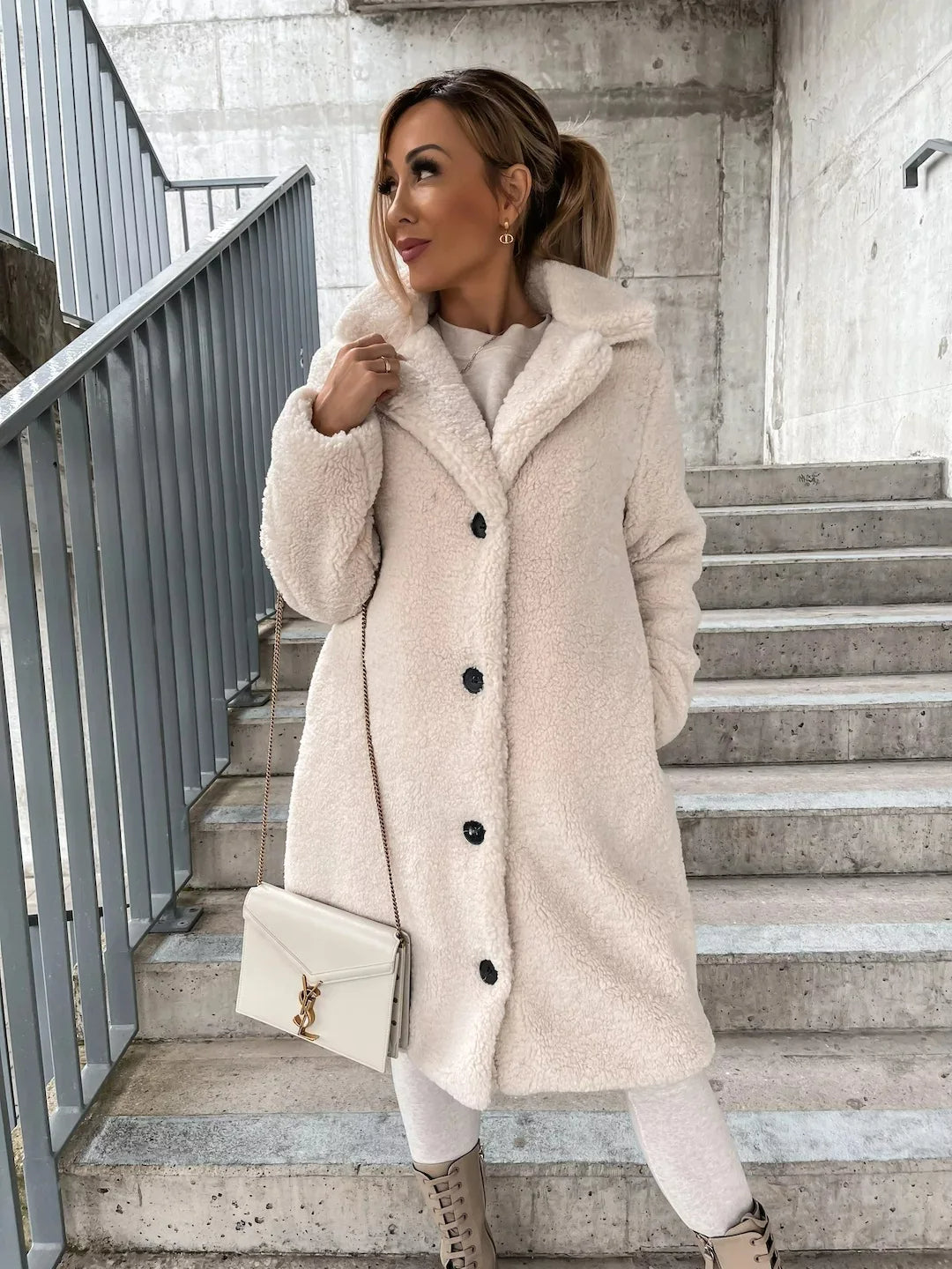 Faux fur trenchcoat - stijlvolle lange damesouterwear