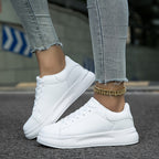Dames leren sneakers - stijlvolle witte lage trainers - Bakkermode.nl