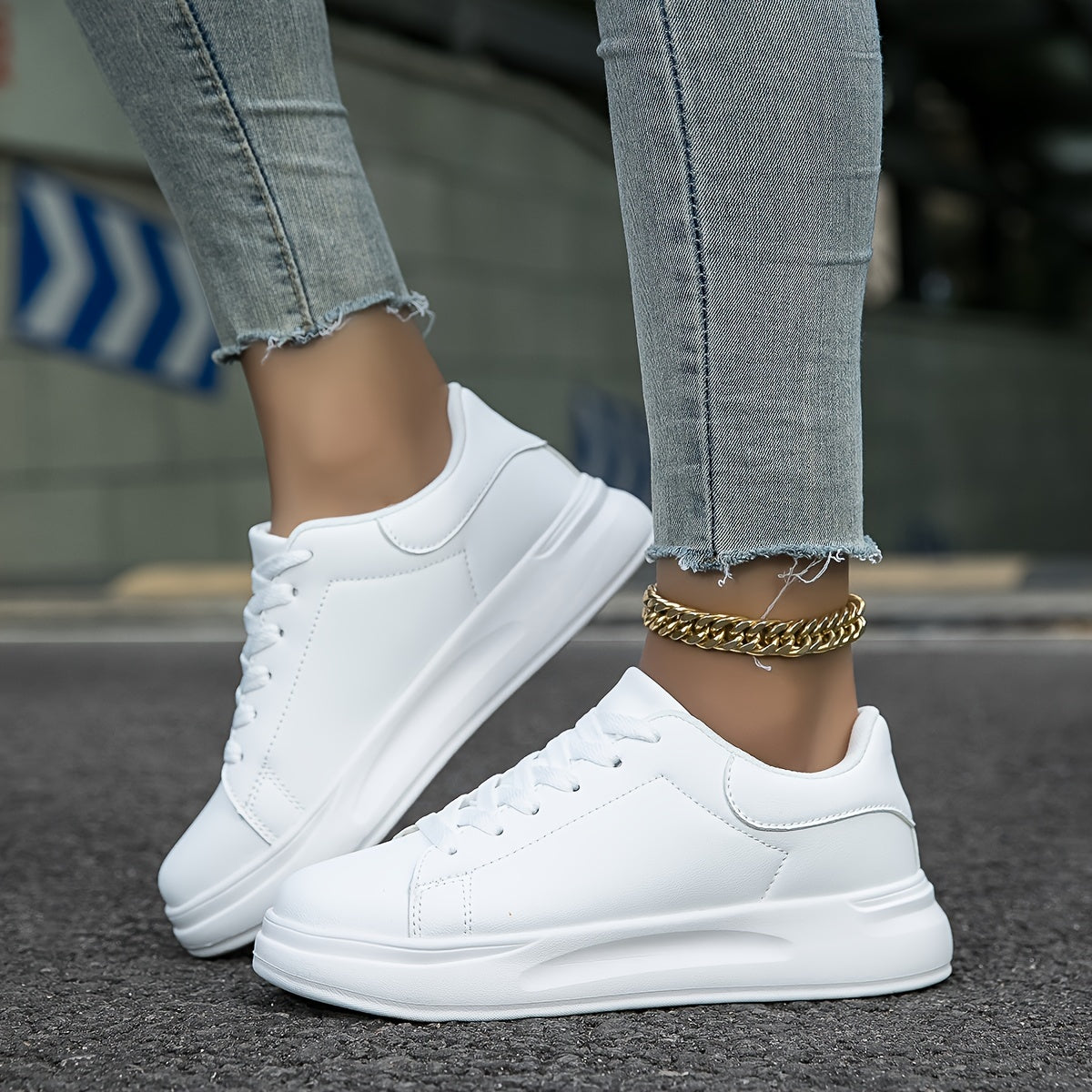 Dames leren sneakers - stijlvolle witte lage trainers - Bakkermode.nl