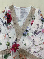 Dames t-shirt met paisleydessin - v-hals en kantdetail met halve mouwen