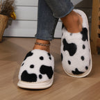 Warme pantoffels - dames huis slippers met koeienprint en pluche voering - Bakkermode.nl