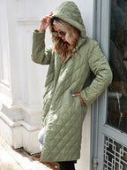 Groene capuchon donsjas voor dames - lange gewatteerde jas - Bakkermode.nl