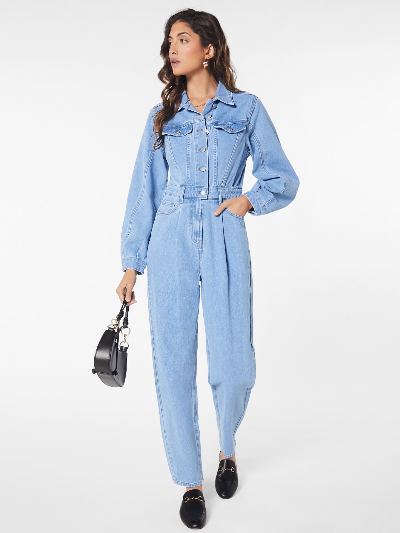 Denim jumpsuit met klepzakken - stijlvolle blauwe dames overall