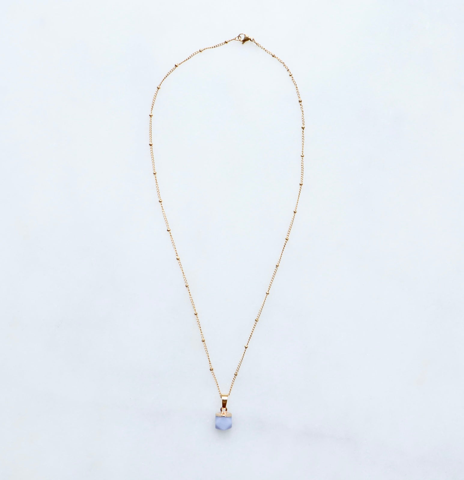 Blauwe agaat ketting - elegante gouden kettinghanger voor vrouwen
