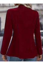 Chic fluwelen blazer - elegante getailleerde damesjacket met opvallende gouden accenten