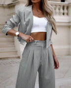 2-delige blazer en pantalon - gestreepte cropped blazer en wijde pantalon met hoge taille - Bakkermode.nl