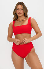 2-delige dames zwemset ribbed bikini in vurend rood - trendy beachwear voor de zomer