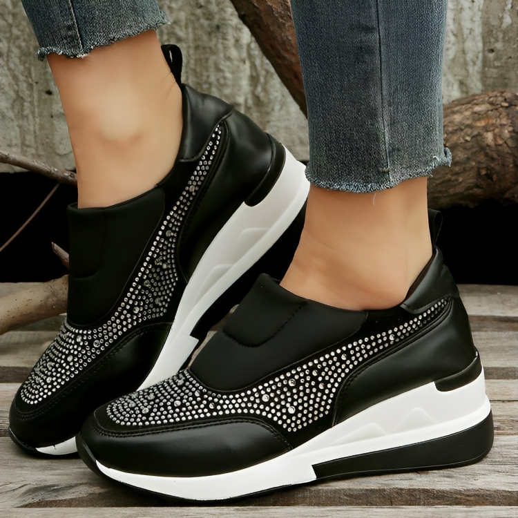 Slip-on sneakers - stijlvolle dames sneakers met versieringen