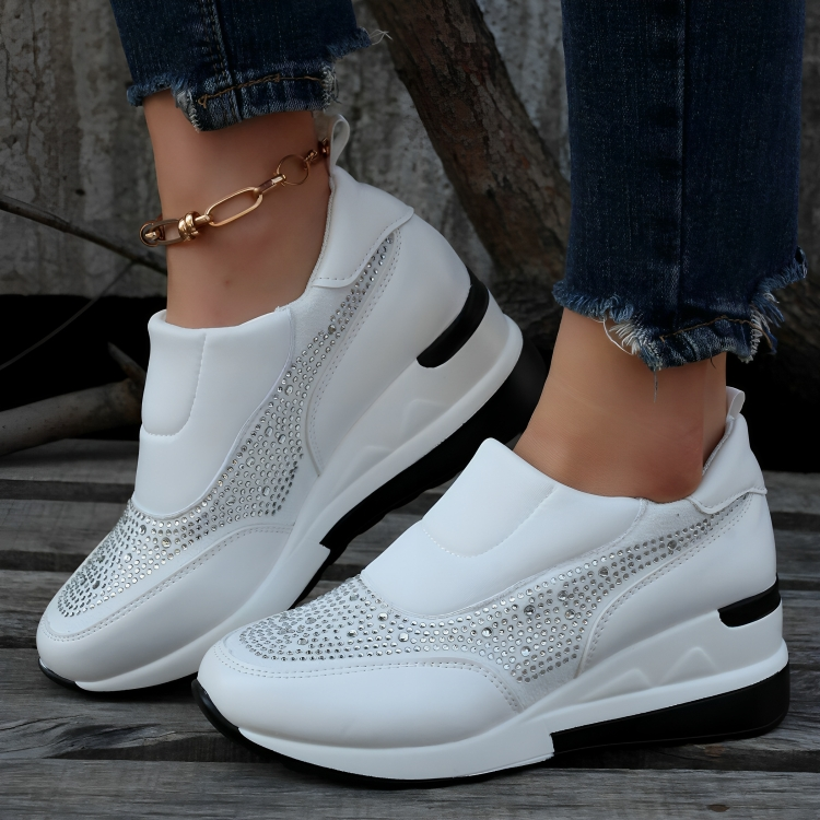 Slip-on sneakers - stijlvolle dames sneakers met versieringen