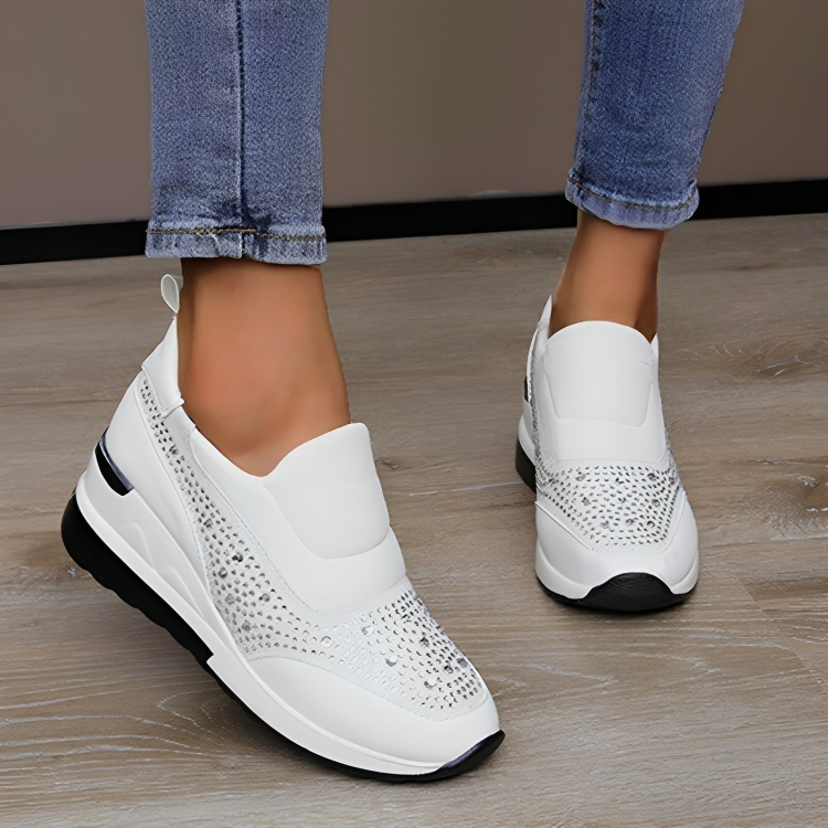 Slip-on sneakers - stijlvolle dames sneakers met versieringen