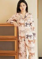 2-delige dames katoenpyjama set - giraffenprint in beige