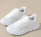 Ademende witte damessneakers - witte geborduurde schoenen