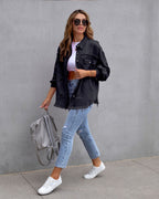 Oversized denim blouse - dames spijkerjack met gerafelde details en knoopsluiting - Bakkermode.nl
