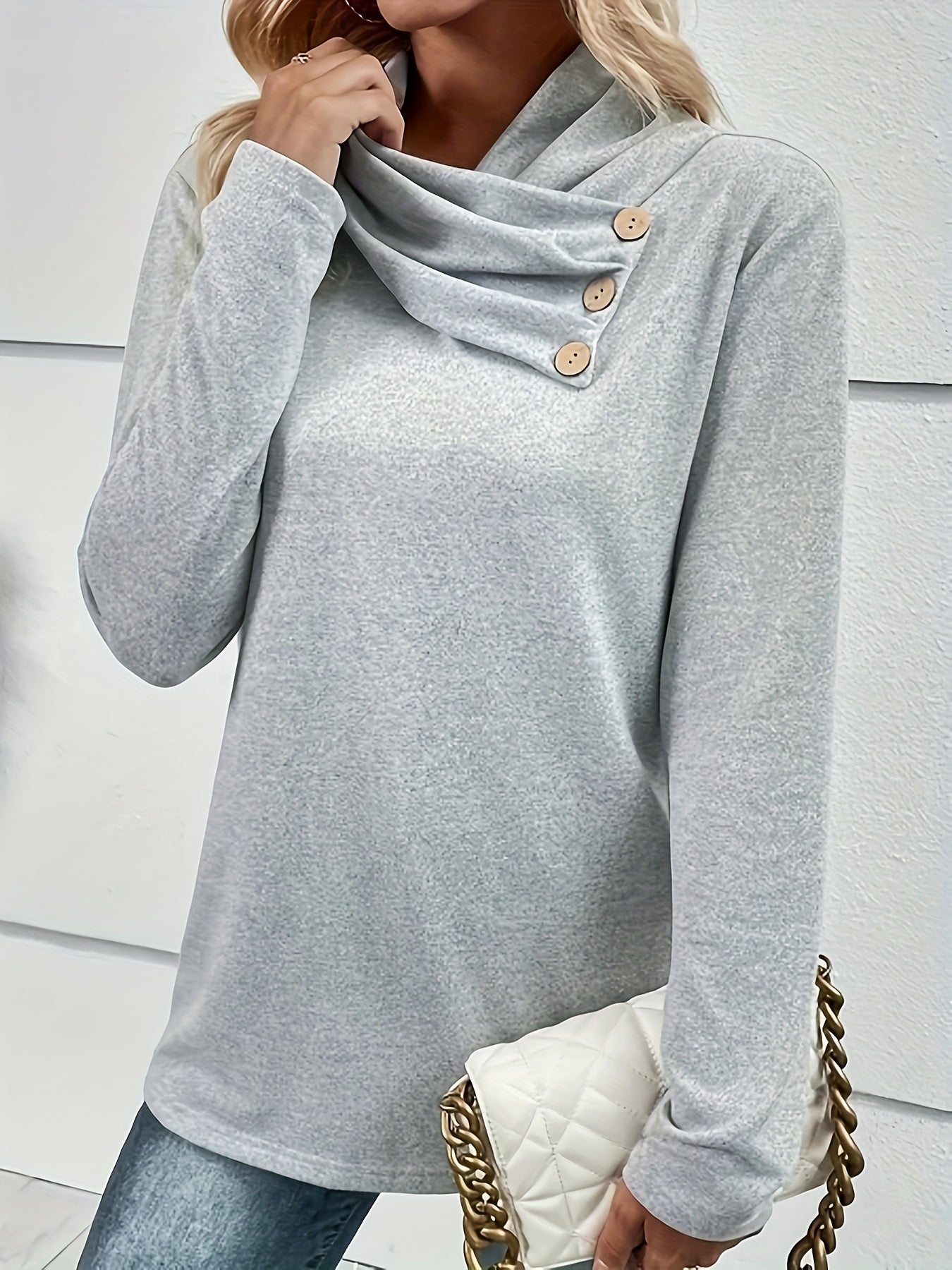 Dames lange mouw top met cowl hals - lichtgrijs - stijlvolle casual everyday wear met knoopdetails