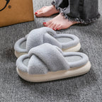 Fluffy pantoffels - dames huis slippers met kruislings ontwerp en zachte voering - Bakkermode.nl