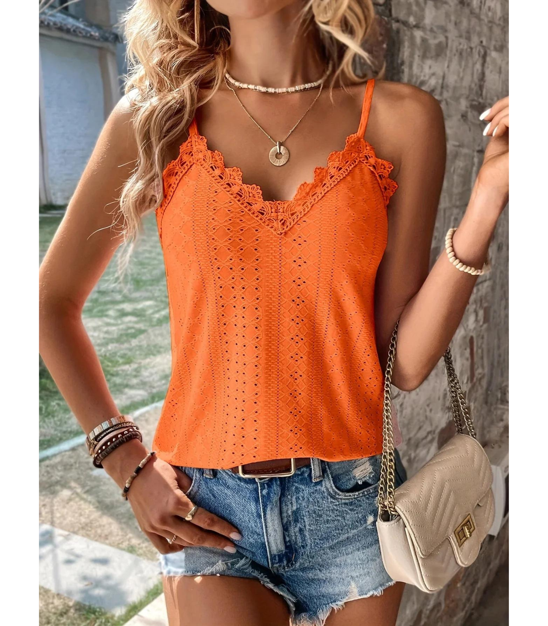 Dames cami top met kant - een verfijnd zomerelement